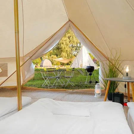 בית נופש Glamping Pop-up - Fishing Village Riverside Center