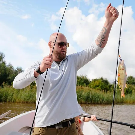 בית נופש Glamping Pop-up - Fishing Village Riverside Center *