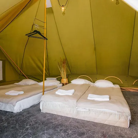 בית נופש Glamping Pop-up - Fishing Village Riverside Center פארנו